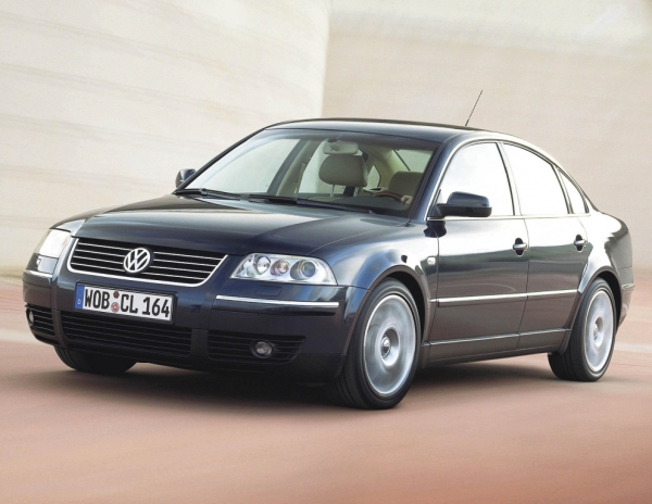 15 лет не приговор: 220 тысяч рублей за качественный седан без явных недостатков — Volkswagen Passat 2005 года