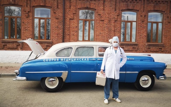 Коллекционный санитарный ЗИМ 1959 года вернулся на&nbsp;службу в&nbsp;разгар пандемии