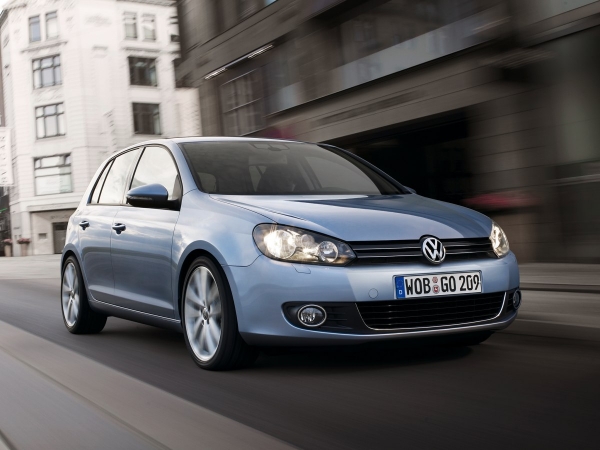 Когда хочется надежную классику и есть только 300 тысяч рублей: VW Golf Ⅴ — динамичный семейный хэтчбек Когда хочется надежную классику и есть только 300 тысяч рублей: VW Golf Ⅴ — динамичный семейный хэтчбек