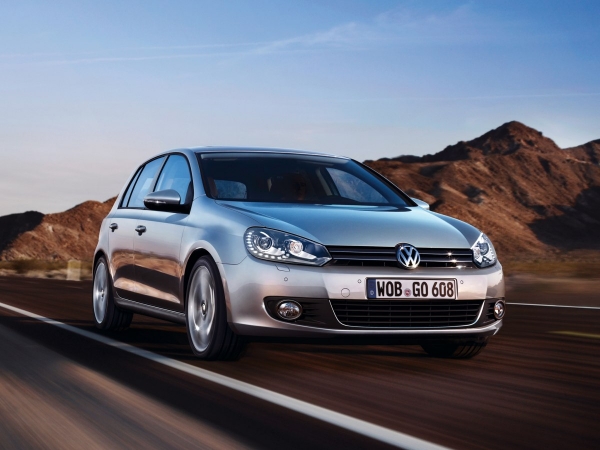 Когда хочется надежную классику и есть только 300 тысяч рублей: VW Golf Ⅴ — динамичный семейный хэтчбек Когда хочется надежную классику и есть только 300 тысяч рублей: VW Golf Ⅴ — динамичный семейный хэтчбек