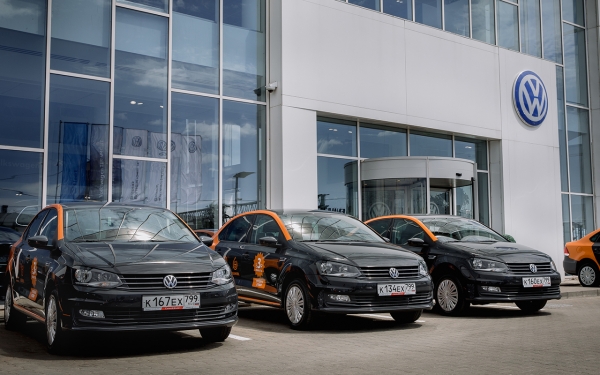 Volkswagen выделил 100 автомобилей Polo для помощи пенсионерам