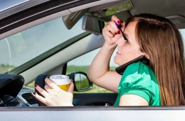 5 вещей, которые не стоит делать водителю во время поездки