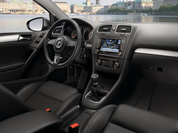 Когда хочется надежную классику и есть только 300 тысяч рублей: VW Golf Ⅴ — динамичный семейный хэтчбек Когда хочется надежную классику и есть только 300 тысяч рублей: VW Golf Ⅴ — динамичный семейный хэтчбек