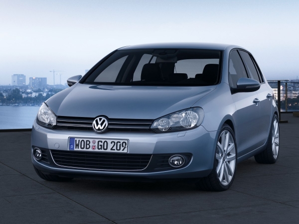 Когда хочется надежную классику и есть только 300 тысяч рублей: VW Golf Ⅴ — динамичный семейный хэтчбек Когда хочется надежную классику и есть только 300 тысяч рублей: VW Golf Ⅴ — динамичный семейный хэтчбек