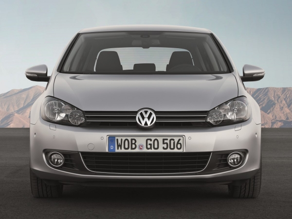 Когда хочется надежную классику и есть только 300 тысяч рублей: VW Golf Ⅴ — динамичный семейный хэтчбек Когда хочется надежную классику и есть только 300 тысяч рублей: VW Golf Ⅴ — динамичный семейный хэтчбек