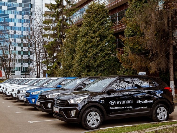 Hyundai запустила глобальную программу поддержки российских медиков и волонтеров