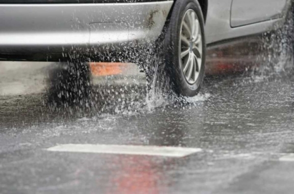 Как не угодить в ДТП во время обгона на мокрой дороге