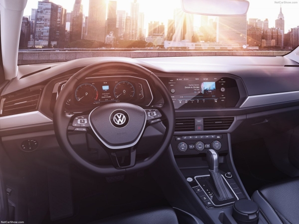 Новый Volkswagen Jetta поступил на российский рынок. Цены и комплектации седана удивляют