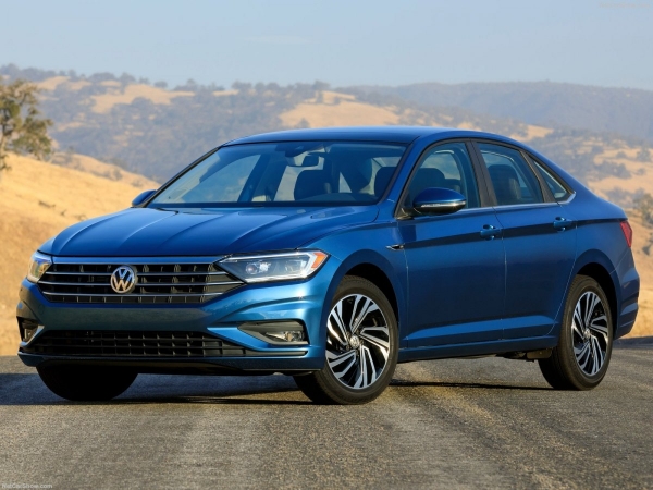 Новый Volkswagen Jetta поступил на российский рынок. Цены и комплектации седана удивляют