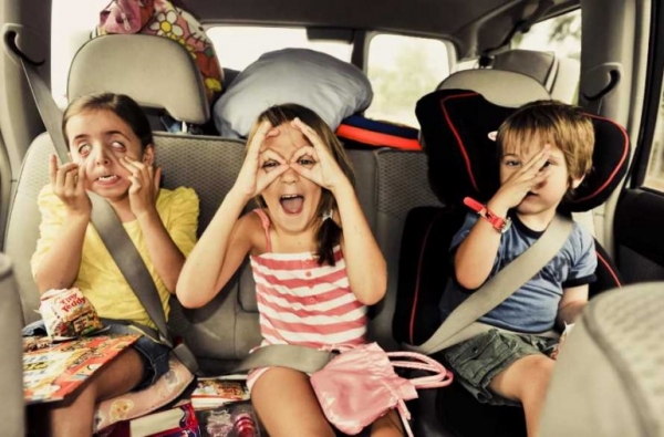 Что взять с собой в поездку с ребенком, чтобы не отвлекаться за рулем