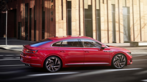 Новый Volkswagen Arteon 2021 года — более доступная замена Mercedes-Benz CLS с системой полуавтономного управления Новый Volkswagen Arteon 2021 года — более доступная замена Mercedes-Benz CLS с системой полуавтономного управления