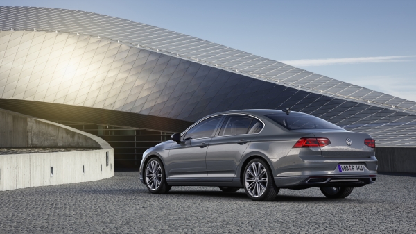 Volkswagen рассекретил новый Passat 2023 модельного года. Седан сможет конкурировать с BMW 5-Series Volkswagen рассекретил новый Passat 2023 модельного года. Седан сможет конкурировать с BMW 5-Series