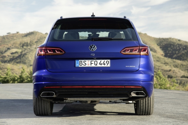 Одинаково комфортный на трассе и бездорожье: Volkswagen Touareg 2021 года — один из лучших конкурентов BMW X5