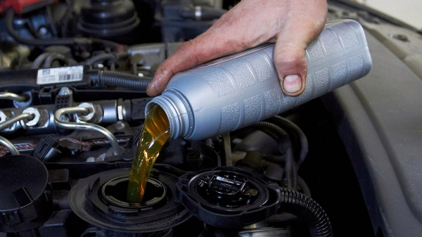 Эксперты рассказали, как быстро должно потемнеть масло в двигателе