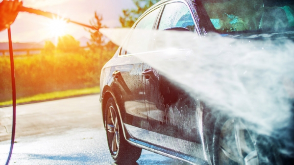 Автоэксперты объяснили, как никогда нельзя мыть двигатель автомобиля
