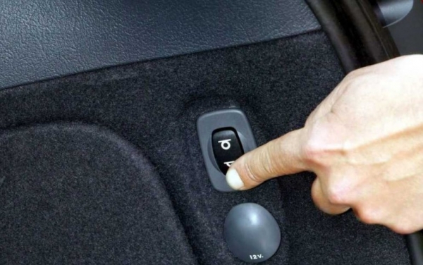 Для чего нужна кнопка Rest и почему многие автомобилисты пользуются ей неправильно