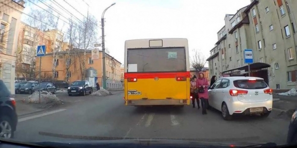 Как объехать автобус на остановке, чтобы не нажить себе неприятностей