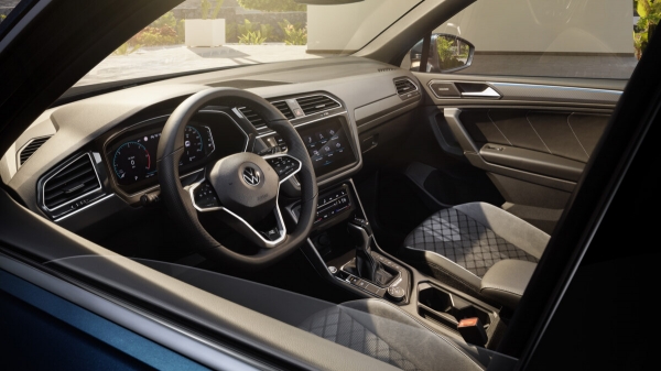 Новый Volkswagen Tiguan выходит на рынок России: 4 мотора, премиум-оснащение и полуавтономное вождение