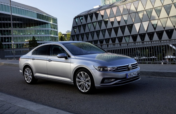 Volkswagen Touareg и Passat частично покидают российский рынок. Официальное заявление производителя