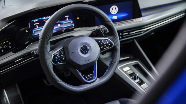 Volkswagen представил самый производительный автомобиль в истории: вся информация о новом Golf