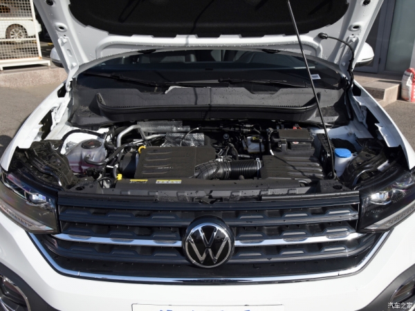 «Убийца» Kia Seltos по цене от 1,32 миллиона рублей: Volkswagen вывел на рынок новый кроссовер Tacoua