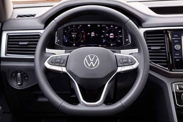 В Россию приехал самый крупный кроссовер VW в обновленном виде: опубликованы комплектации Teramont 2021 года