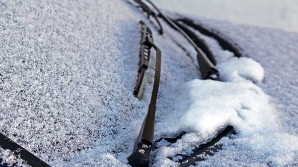 Российским водителям рекомендовали заменить масло и провести диагностику машины до зимы