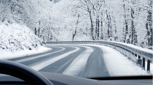 Эксперты рассказали, вредно ли оставлять автомобиль на морозе на долгое время