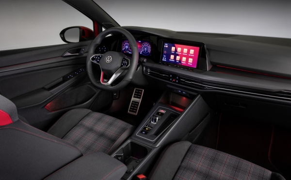 Тест-драйв 8-го поколения Volkswagen Golf GTI: улучшенные двигатель и манёвренность. Он доступен и в России
