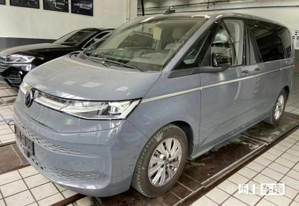 Появились «живые» фото нового минивэна Volkswagen Multivan T7: модель приехала в еще одну страну