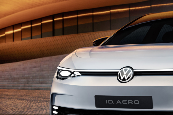 Американцы сомневаются, что новый Volkswagen ID.Aero может конкурировать с Tesla Model 3