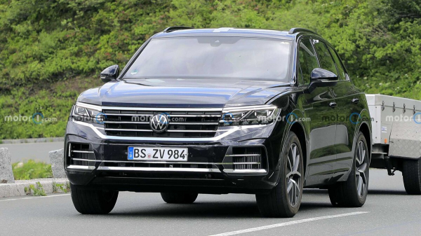 Компания Volkswagen тестирует новый Touareg в Альпах: среднеразмерный кроссовер получит небольшое обновление Компания Volkswagen тестирует новый Touareg в Альпах: среднеразмерный кроссовер получит небольшое обновление