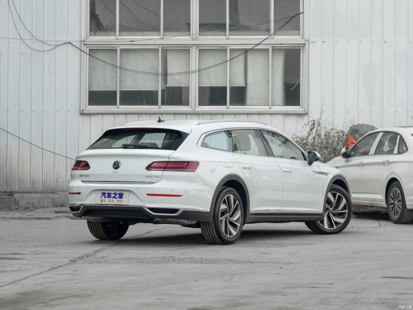 На рынок вышел обновленный Volkswagen CC в кузовах седан и универсал: комплектации и цены