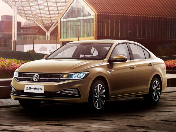 В Россию приехал Volkswagen Bora: объявлена стоимость «удешевленной» версии Jetta