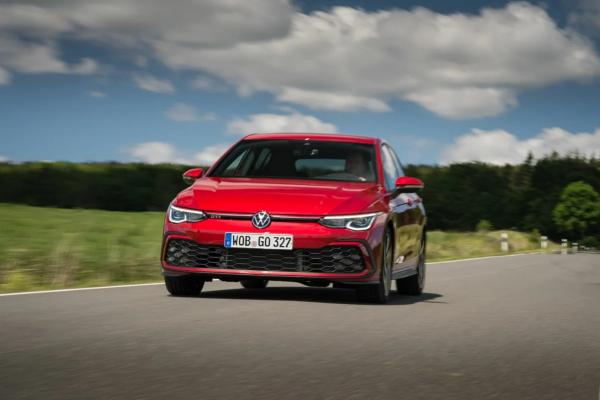 Volkswagen Golf R нового поколения получит совершенно другую моторную гамму. Первая информация