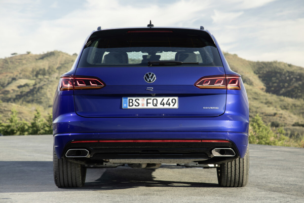 Новый Volkswagen Touareg 2023 уже в России. Почему он все еще лучше старого LC Prado?