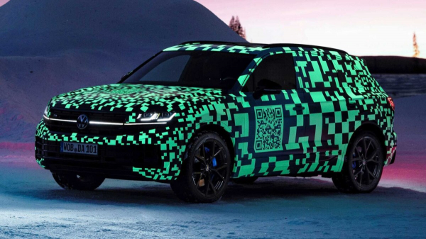 Volkswagen раскрывает на первых фото обновленный Touareg незадолго до официальной презентации