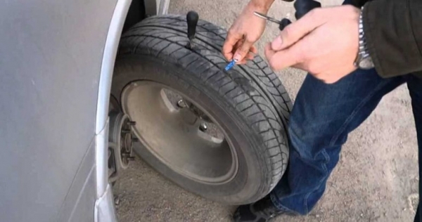 Как починить прокол на шине, если нет возможности заехать в сервис